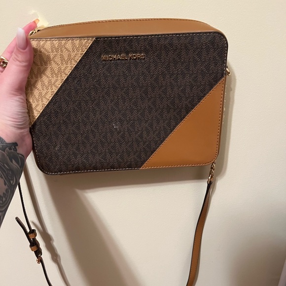 Purse - Picture 2 of 2